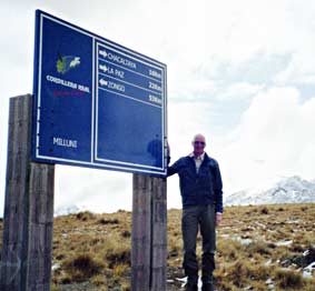 Op weg naar de Chacaltaya, nabij La Paz in Bolivia, 22-8-2004, gescand met Epson Perfection V500, 30% verscherpt en 7x  verkleind
