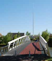 Fietsbrug in Lelystad, 30-4-2007