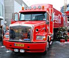 De Coca Cola kerst truck met 3FM in Almere, 23-12-2008