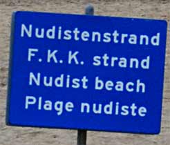 Informatiebord op strand, Kennemerduinen, 25-8-2009