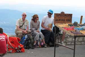 Even zitten! Op de top van de Ventoux, 28-7-2010