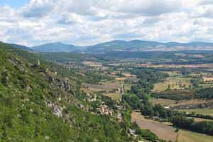 Uitzicht over dal richting Sault en Monieux, 29-7-2010