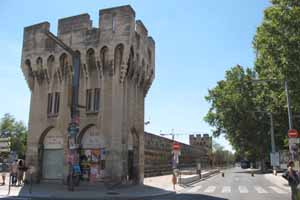Stadsmuurtoren, Avignon 31-7-2010