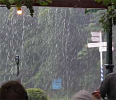 Stevig regenbuitje! Oostkapelle 14-8-2010